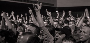069 Happening s B&aacute;rou &Scaron;pot&aacute;kovou   Tři Sestry, Wohnout W3S Tour